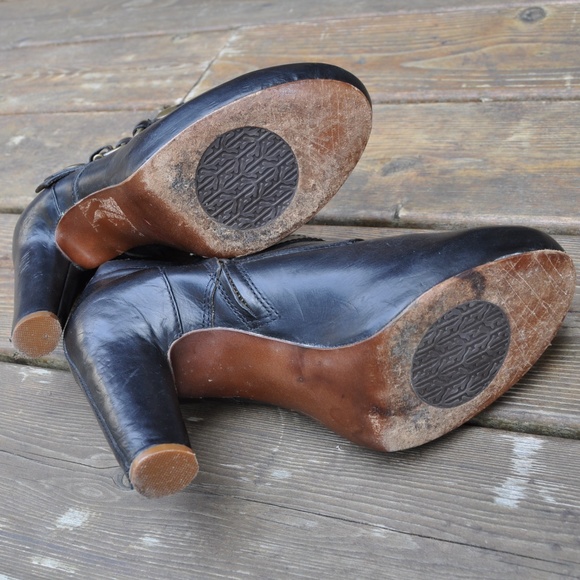 FRYE Black Leather Liv Booties - Hidden Platform - Picture 7 of 8